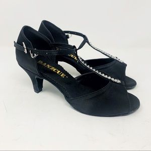 New Danzcue Women’s Rhinestone Studded Shoes Sz 7